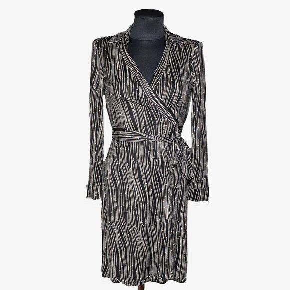 Vintage Diane Von Furstenberg 1990s 100% Silk Jeanne Wrap Dress Sz 0 - Picture 2 of 9